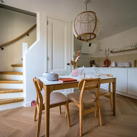 5 O Clock Somewhere ברחן