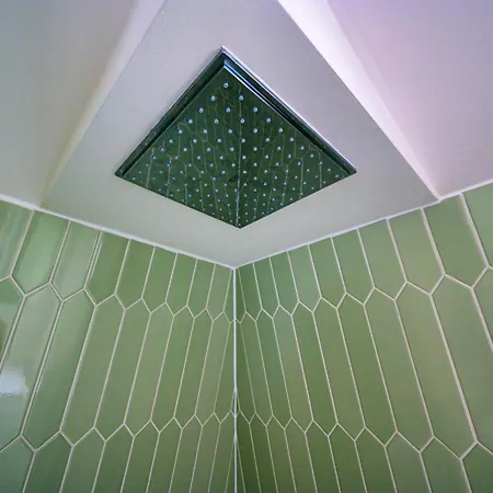 בית נופש 5 O Clock Somewhere *