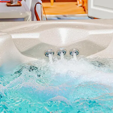 5 O Clock Somewhere *